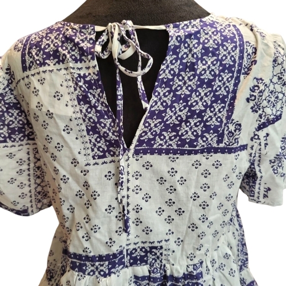 NWT Forever 21 Women's Blue and White Patterned Top Med - Picture 7 of 7